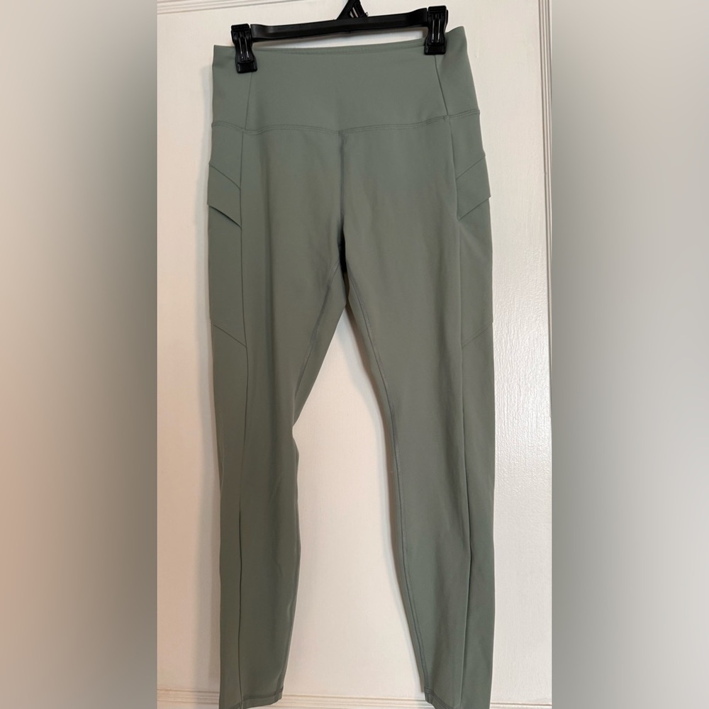 Avalanche High-Waist Leggings in Sage Green